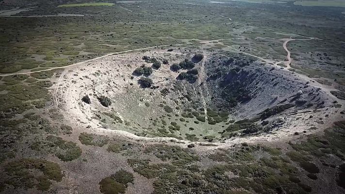 El escarabajo verde - La encrucijada de los metales raros: Episodio 1