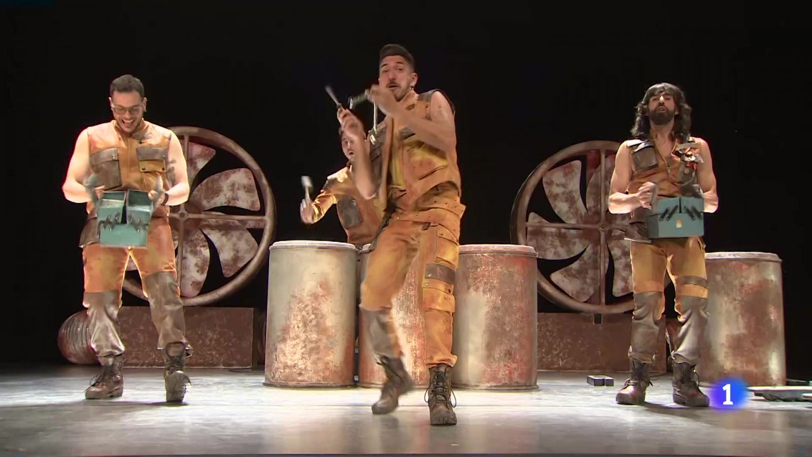 Se estrena en Madrid 'Trash!', una mezcla de percusión y humor con el sello de la veterana compañía Yllana- RTVE.es | Ver