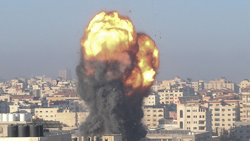 Nueva madrugada de bombardeos y ataques entre Israel y Gaza