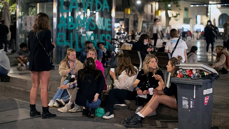 Desalojadas más de 7.000 personas en diversos botellones de Barcelona