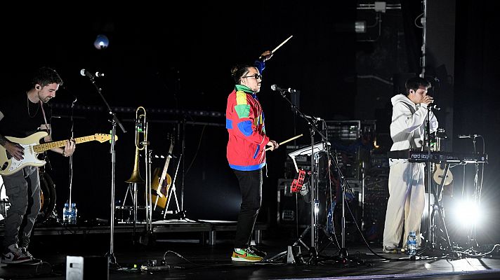 Telediario 1 - Stay Homas, que saltó a la fama durante el confinamiento, arranca su gira internacional por nueve países