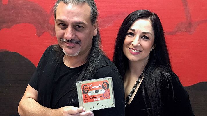 Telediario 1 - Un libro repasa los éxitos de la 'música de gasolinera