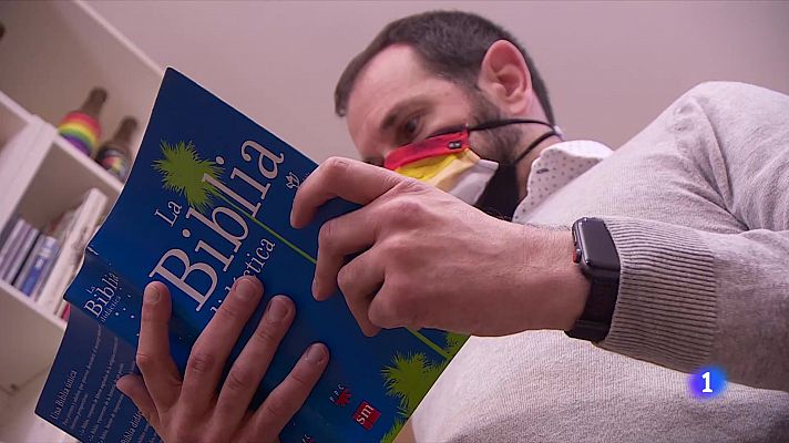 Telediario 1 - Ser católico y homosexual, dos realidades no siempre fáciles de compaginar