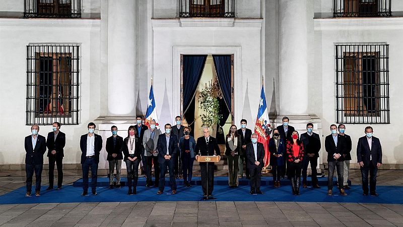 Ciudadanos independientes y progresistas redactarán la nueva Constitución de Chile