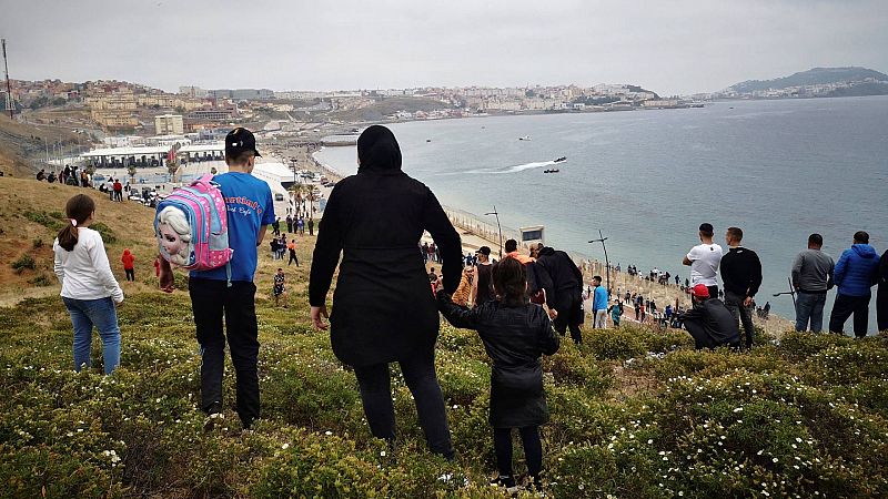 Pasividad policial en Marruecos ante la avalancha de migrantes hacia España