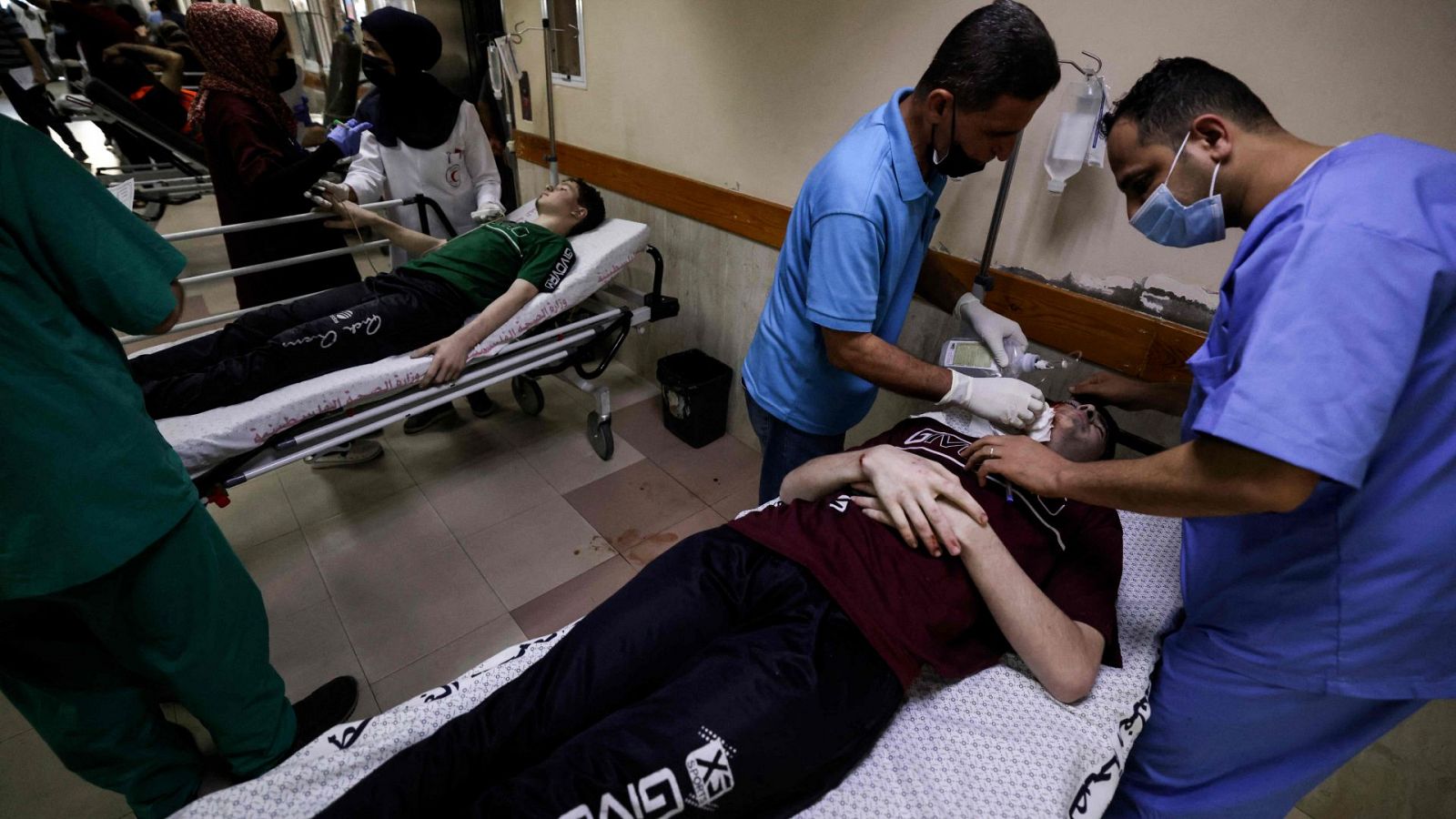 Los bombardeos israelíes sobre Gaza llevan a los hospitales al límite