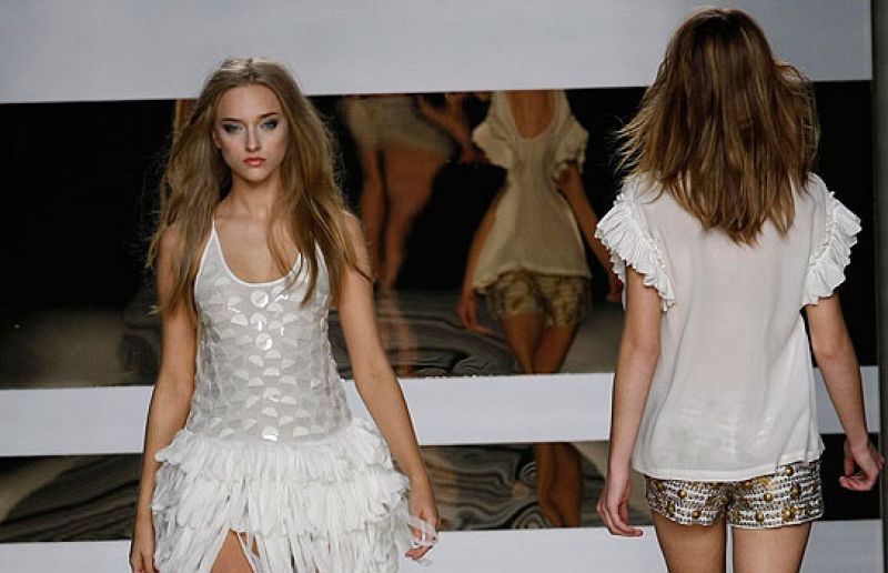 El punto guía la nueva colección de Sita Murt