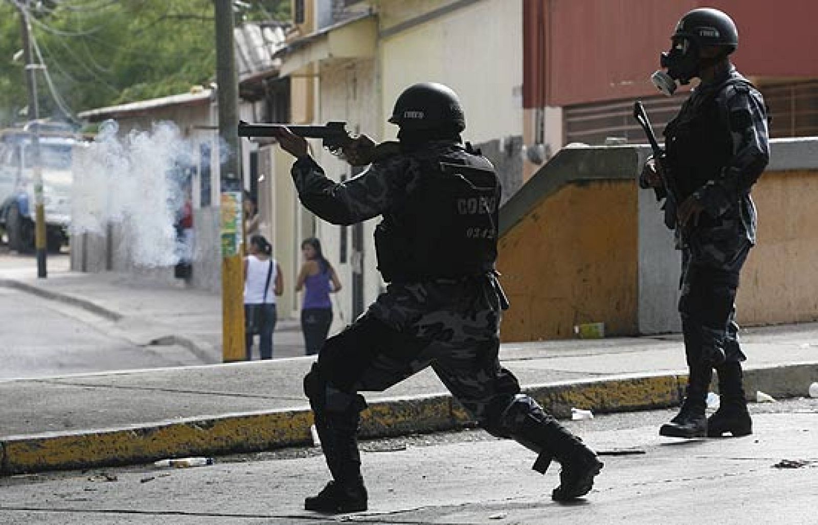 Micheletti ofrece diálogo a Zelaya | Ver