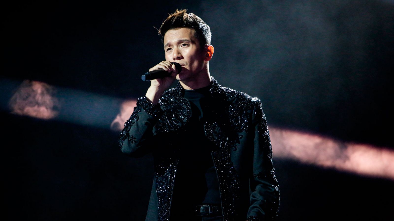 Eurovisión 2021 - Austria: Vicent Bueno canta "Amen" en la segunda semifinal