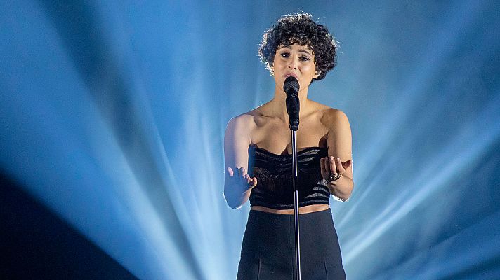 Eurovisión - Minuto de Francia: Barbara Pravi canta "Voilà"