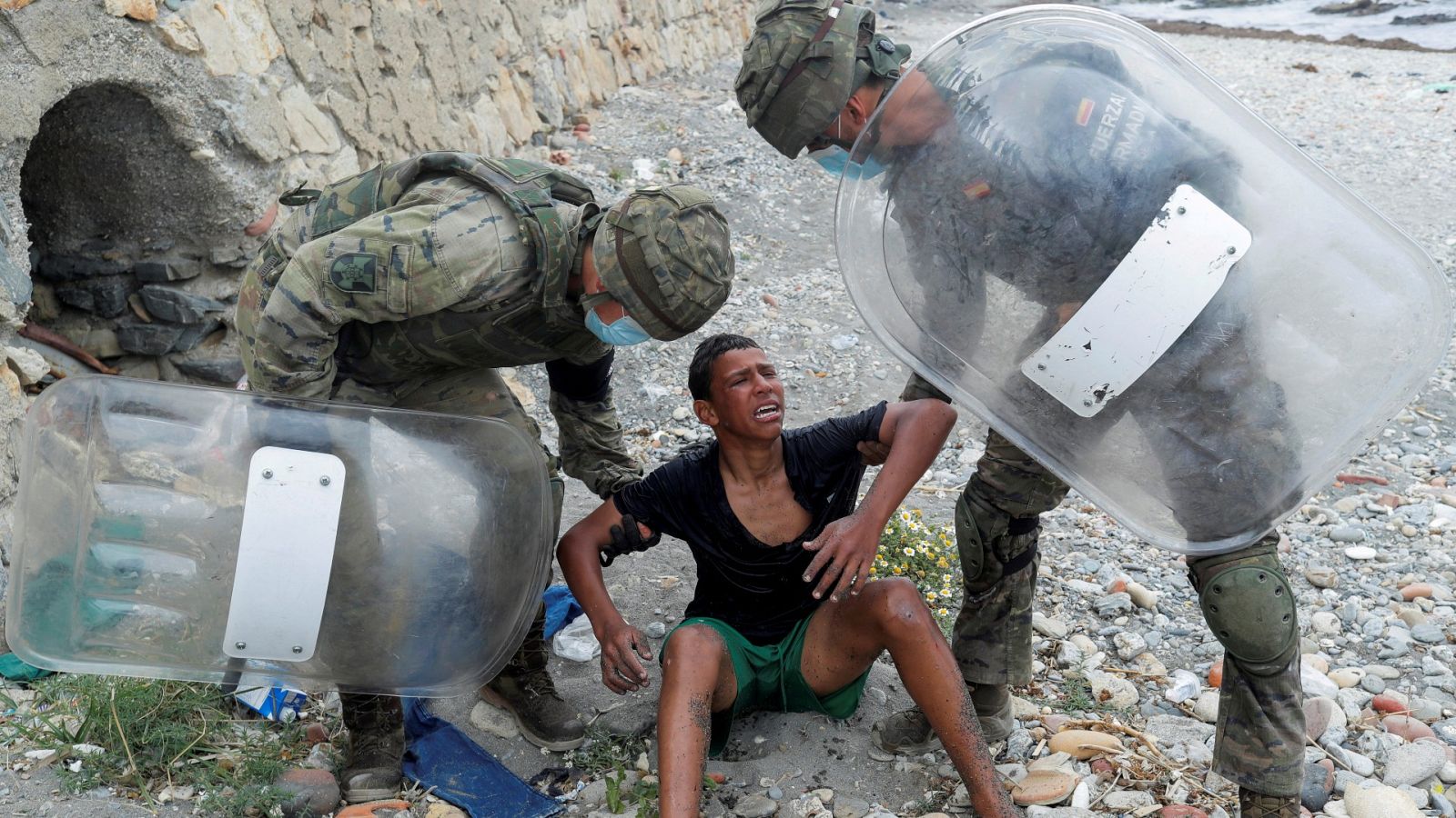 Siguen las devoluciones de migrantes en la frontera de Ceuta