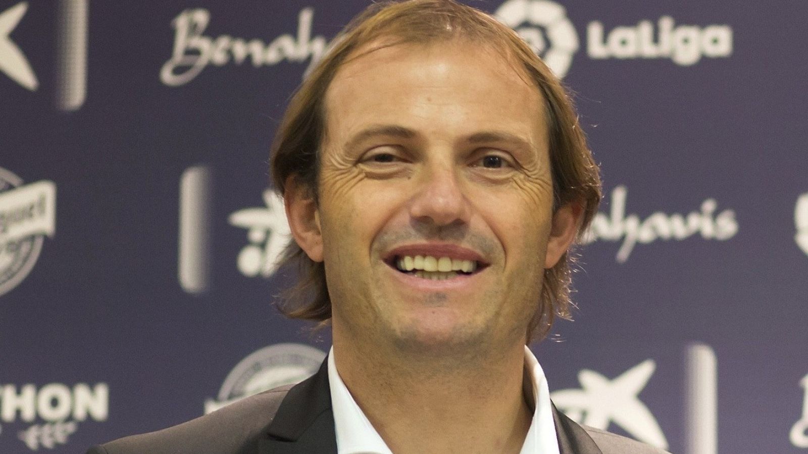 Muere Arnau, director deportivo del Oviedo y exportero culé