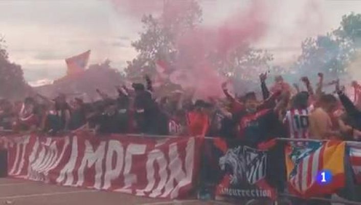 Telediario 1 - El Atlético de Madrid vence su Liga número 11 en Valladolid