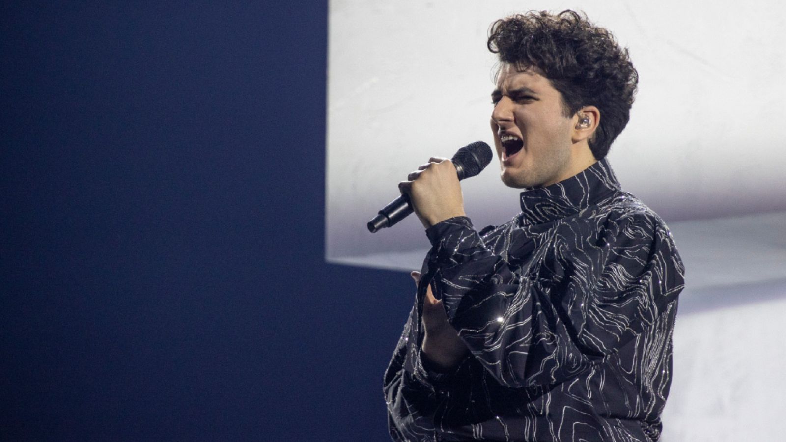 Eurovisión 2021 - Suiza: Gjon's Tears canta "Tout l'Univers"