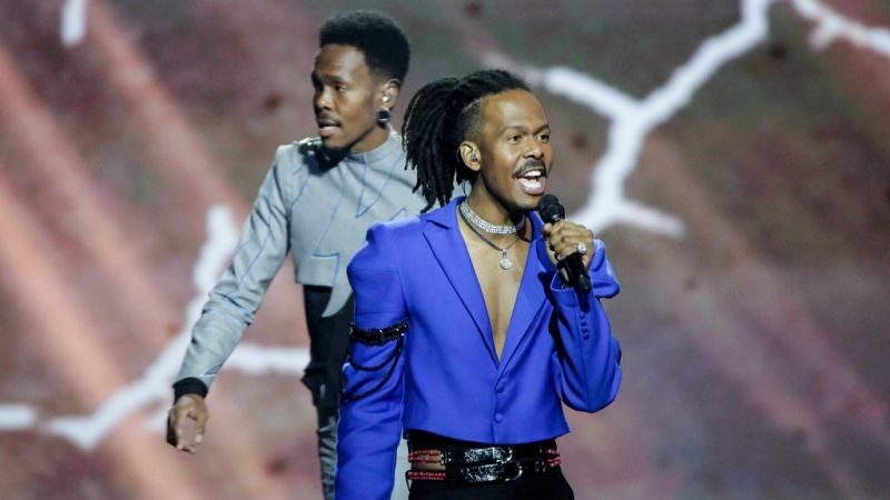 Eurovisin 2021 - Pases Bajos: Jeangu Macrooy canta "Birth of a new age"