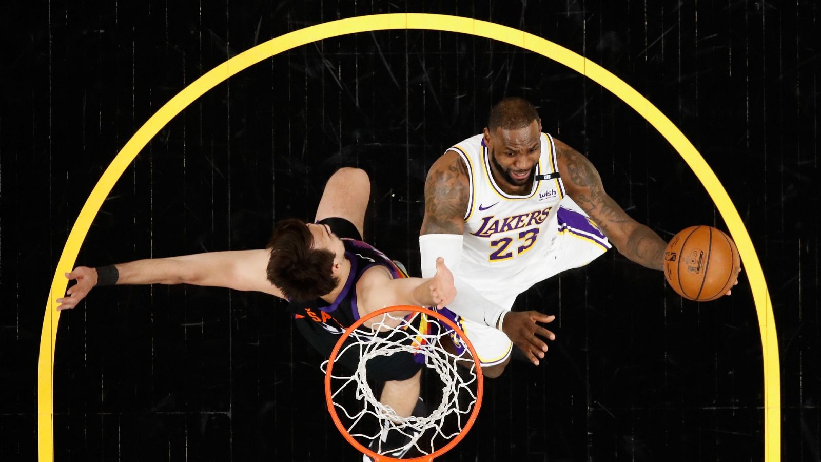 Los Lakers arrancan los playoffs de la NBA perdiendo ante Suns | Ver