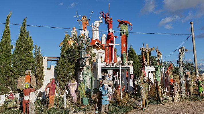 La casa de dios y el pueblo embrujado