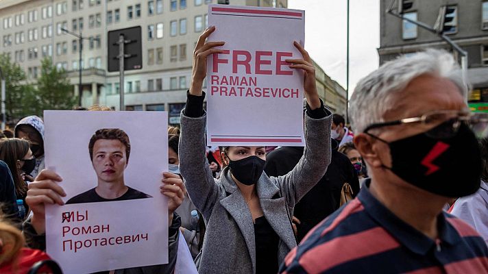 Telediario 1 - Rechazo internacional a la acción de Bielorrusia: varios países le cierran su espacio aéreo