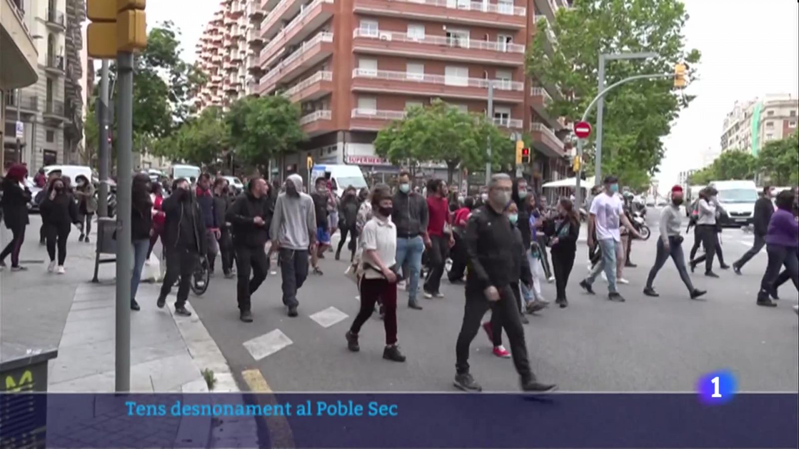 60 denunciats durant un desnonament al Poble Sec