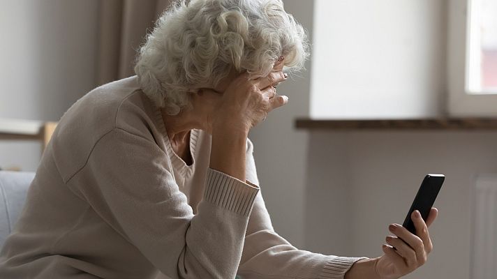 Telediario 1 - Estafas y robos de datos bancarios a través del alquiler