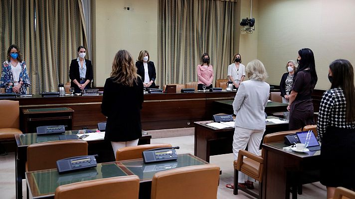 Telediario 1 - Rifirrafe con Vox por el minuto de silencio en honor a las víctimas de violencia machista en la Comisión de Igualdad