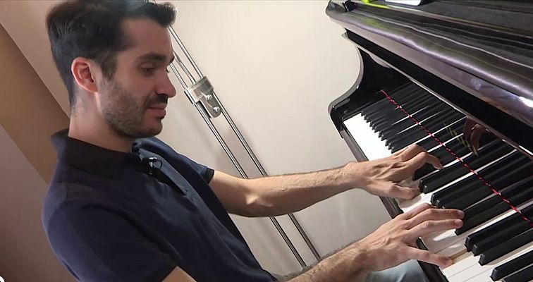Telediario 1 - Un español logra el premio de piano más prestigioso del mundo