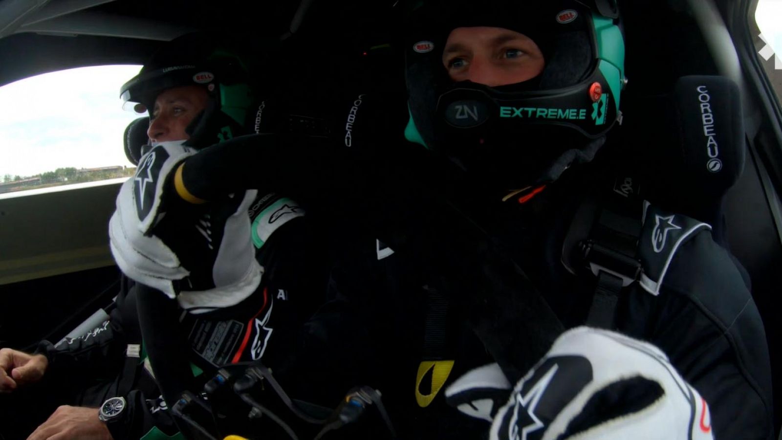 El Príncipe Guillermo prueba un coche de Extreme E - Automovilismo | Ver