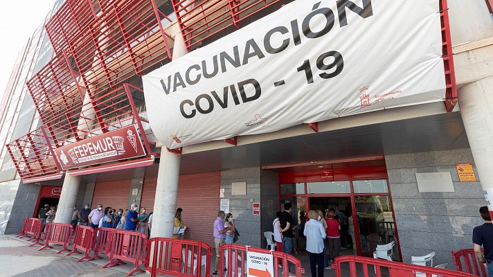 Telediario 1 - Nueve de cada diez menores de 60 años repiten con AstraZeneca en Andalucía, Murcia y Galicia