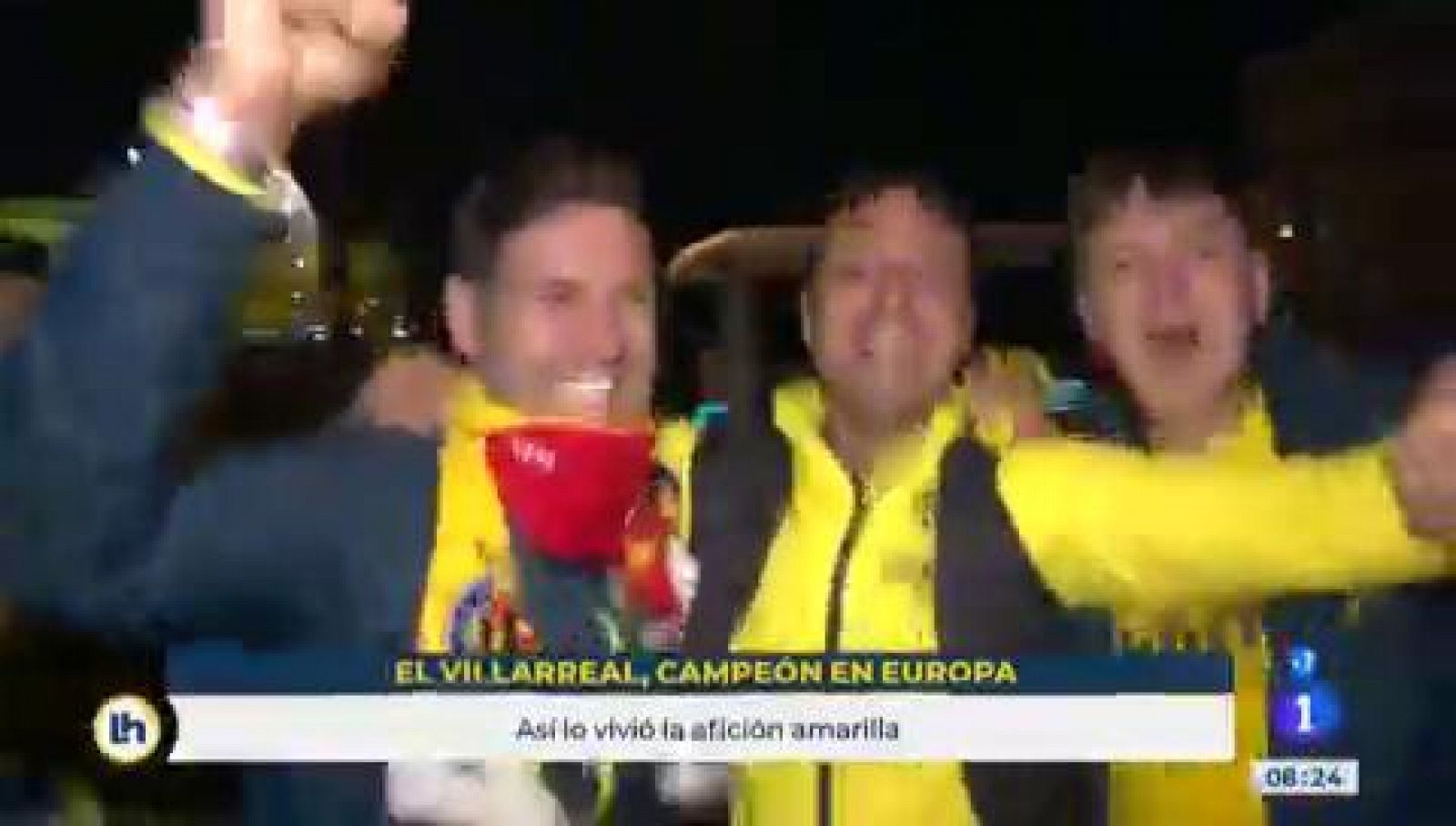 El Villarreal celebra la Liga Europa con los aficionados