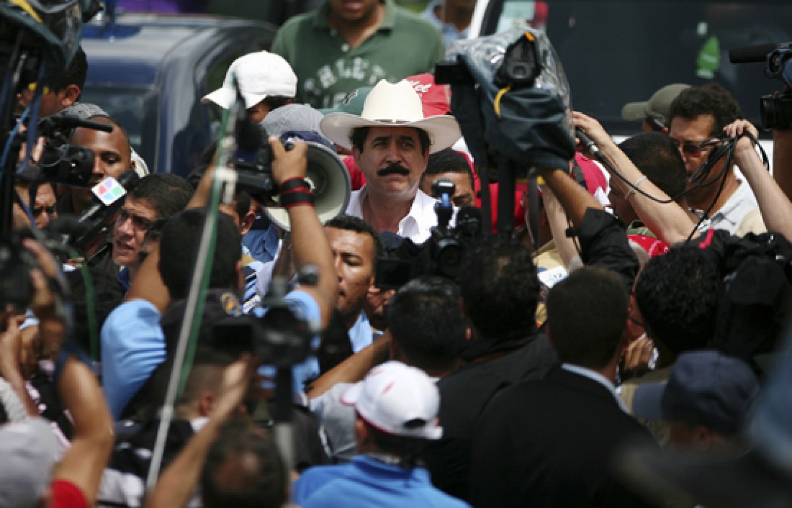 La Comunidad Internacional respalda a Zelaya