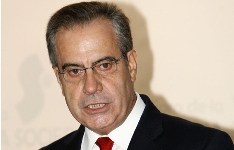  Gobierno y patronal se muestran de acuerdo en reactivar el diálogo social. 