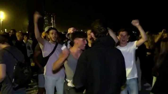 Informativo 24h - Desalojadas más de 5.500 personas en botellones en Barcelona