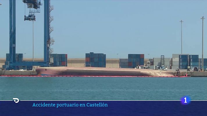 Telediario 1 - ¿Cómo pudo volcarse el buque de 79 metros en el puerto de Castellón?