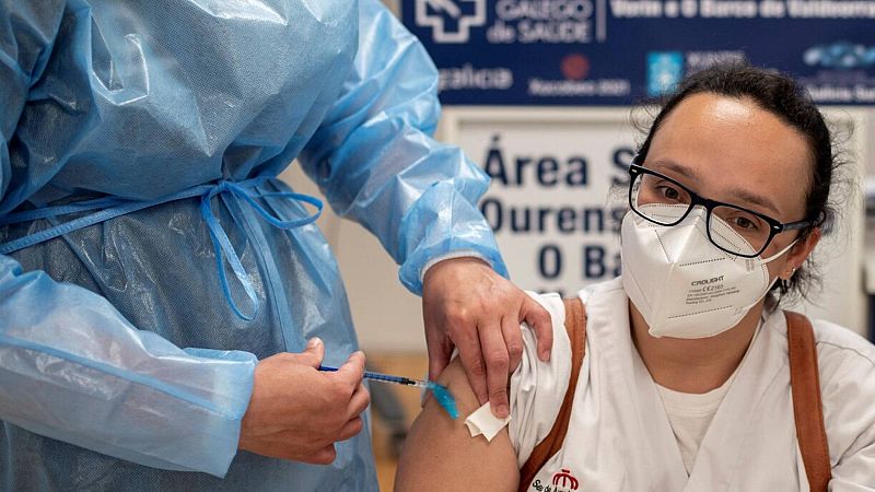 Las personas menores de 60 años prefieren AstraZeneca sobre Pfizer para la segunda dosis