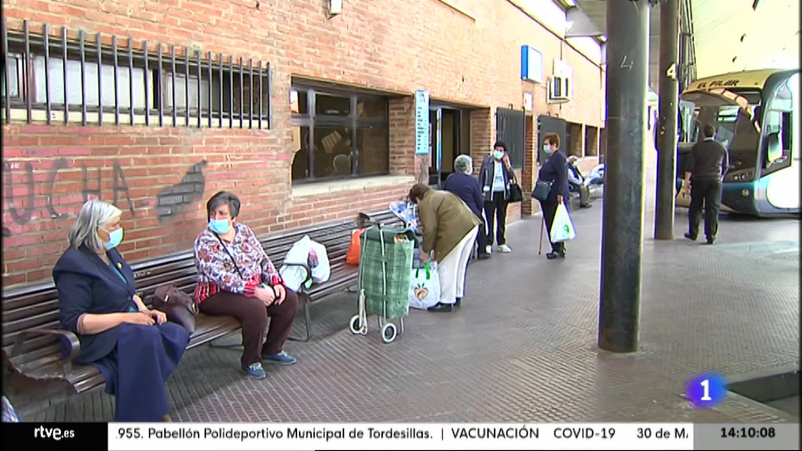 Noticias de Castilla y León: En marcha el bono rural de transporte gratuito en Castilla y León | RTVE Play