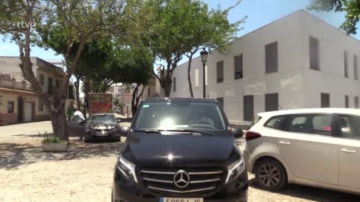 Gente y tendencias - Corazón y tendencias - Rocío Carrasco llega al cementerio en el aniversario de la muerte de Rocío Jurado