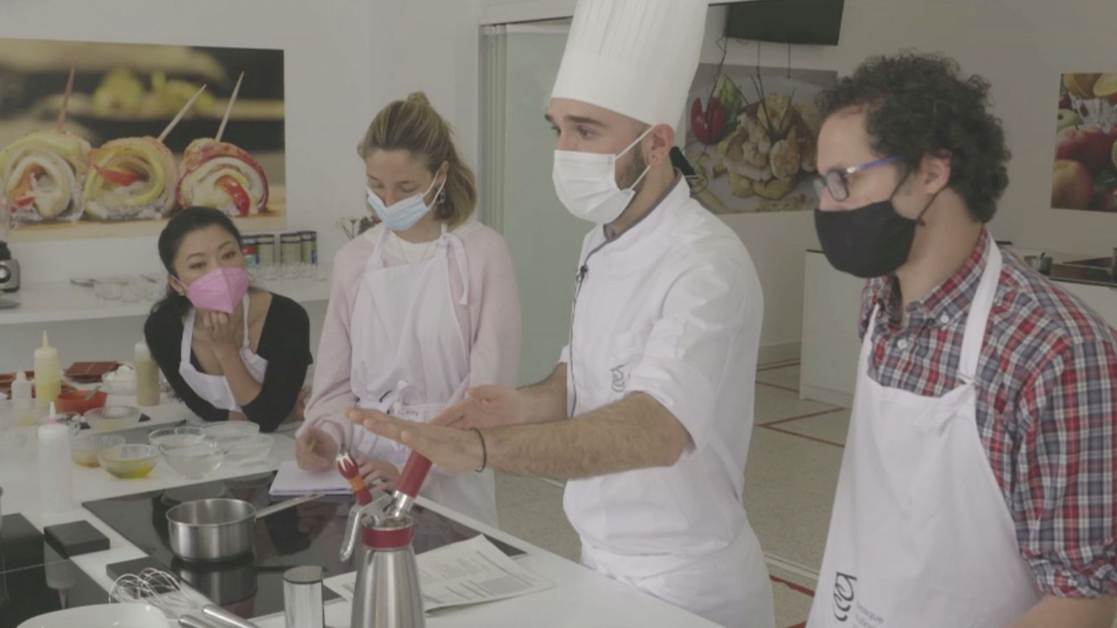 Los aspirantes se adentran en la cocina de vanguardia