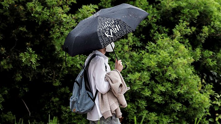 Chubascos y tormentas localmente fuertes en áreas del interior de la mitad este