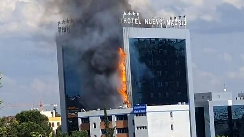 El Hotel Nuevo Madrid, junto a la M-30, sufre un aparatoso incendio