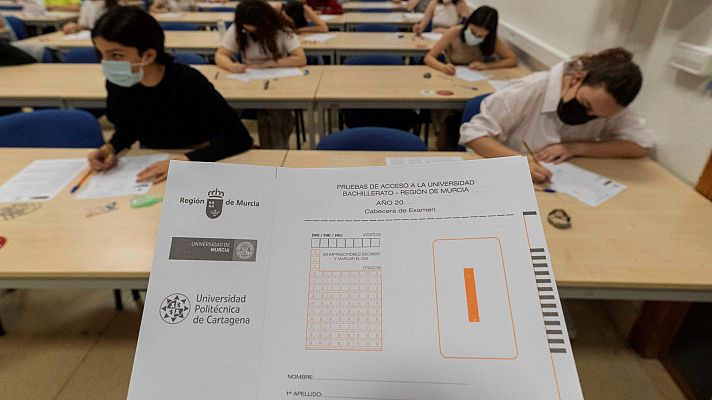 Telediario 1 - El miedo a contagiarse de covid y no poder presentarse a la EBAU lleva a muchos estudiantes a confinarse preventinamente