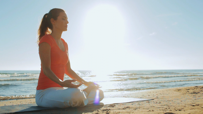 Clase de yoga para aliviar el bruxismo