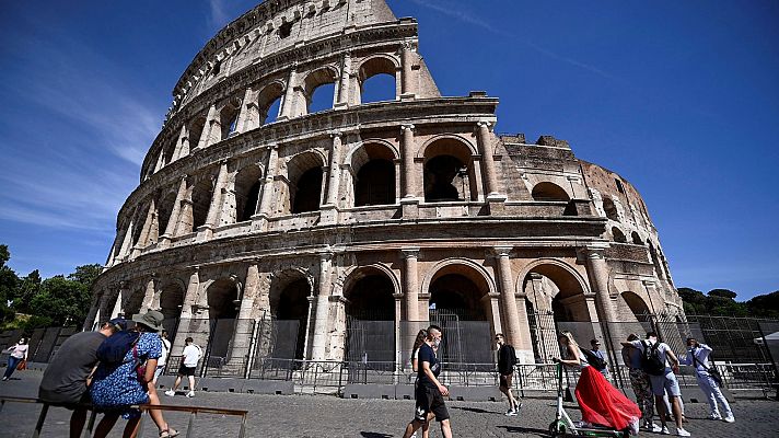 Telediario 1 - Italia administra vacunas en las farmacias para acelerar la vacunación