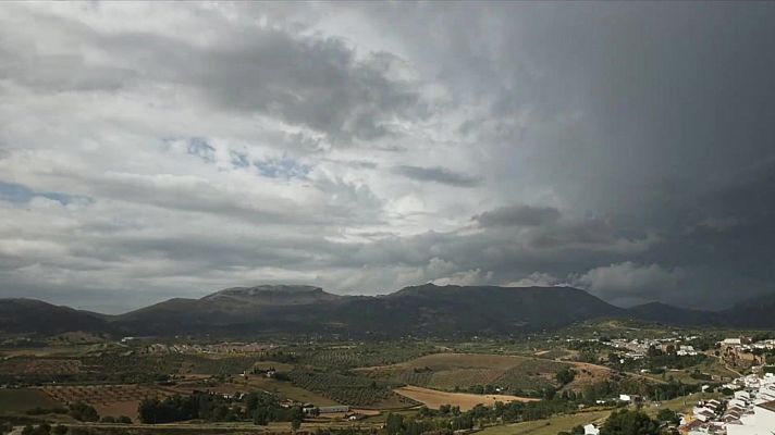 Chubascos y tormentas que pueden ser localmente fuertes e ir acompañadas de granizo en el entorno del cuadrante sudeste peninsular, resto del interior andaluz e Ibiza