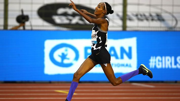 Atletismo - Sifan Hassan bate el récord mundial de 10.000 con 29:06.82
