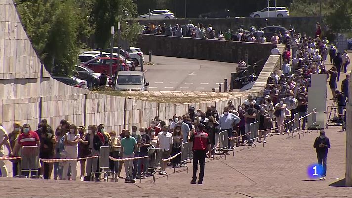 Telediario 1 - Vacunación: Comienzan con el grupo de 49 a 40 años