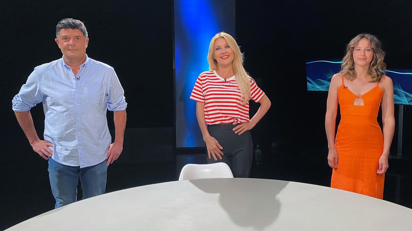 Versión española - Bajo la piel del lobo (presentación) - ver ahora