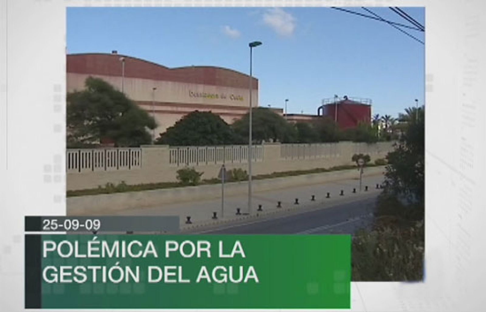 La gestión del agua vuelve a ser motivo de polémica. Desde la oposición se critica el haber parado la desaladora durante cuatro meses. Ceuta y Melilla podrán exportar leche al anularse la decisión de Bruselas de no conceder ayudas a la exportación de lácteos.