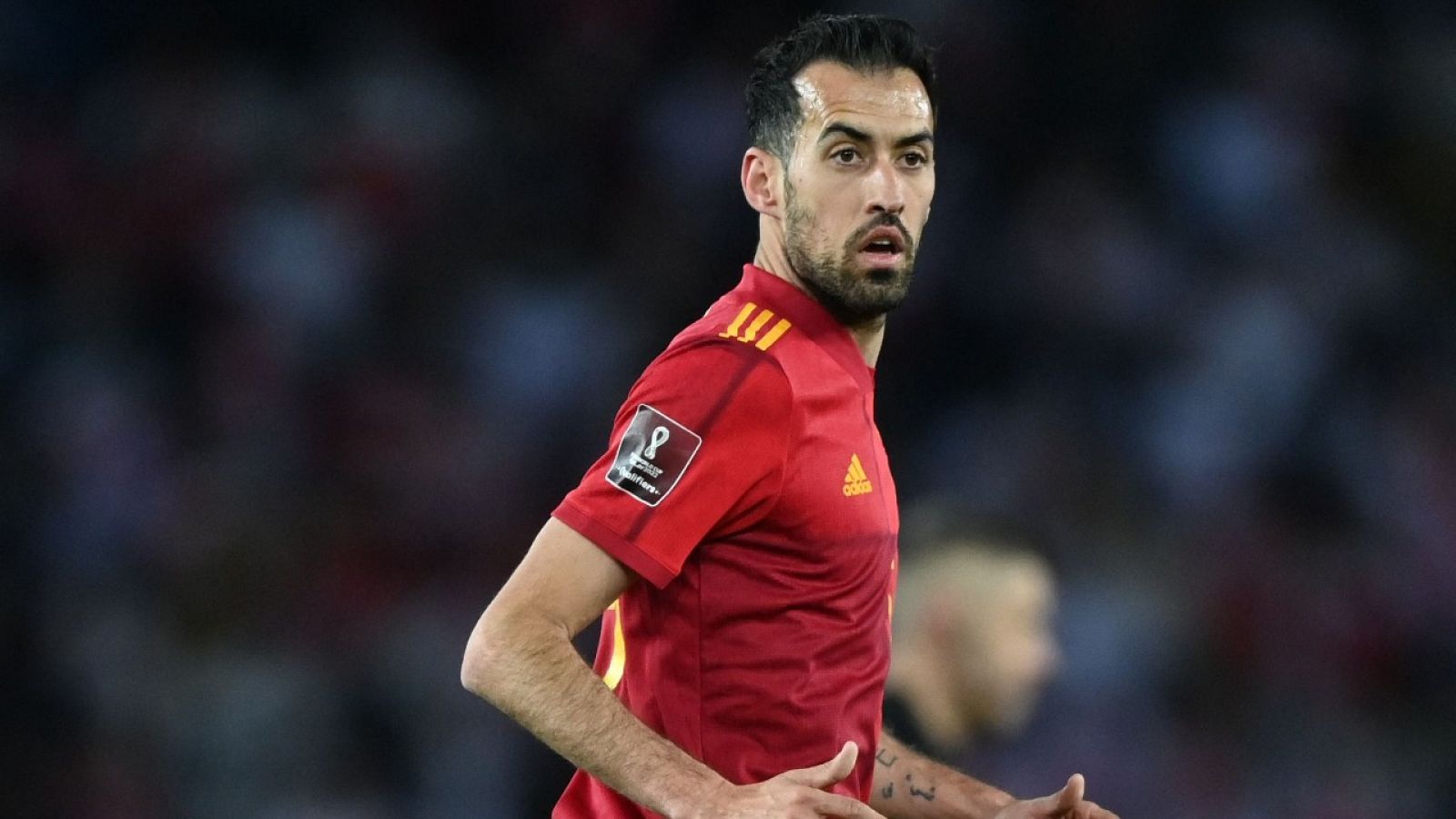Busquets, positivo por covid, deja la concentración de España | Ver