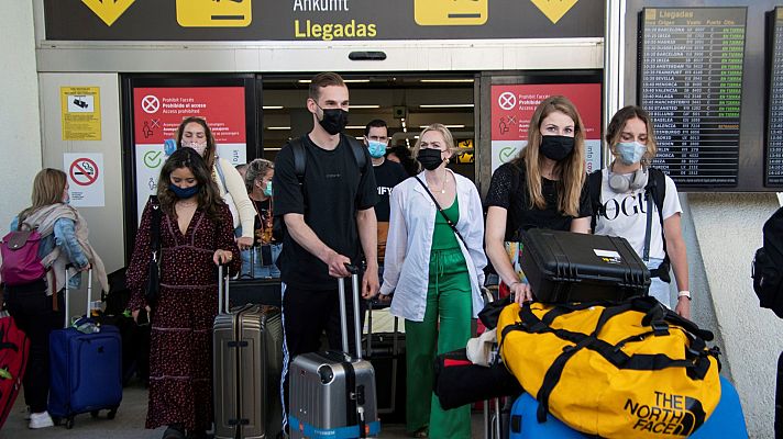 Telediario 1 - Llegan los primeros turistas vacunados a España: "Antes me pedían una PCR y me gastaba mucho dinero"