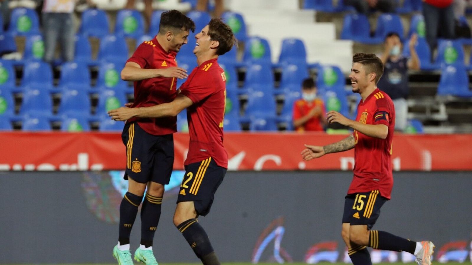 Miranda anota ante Lituania de falta directa | Ver